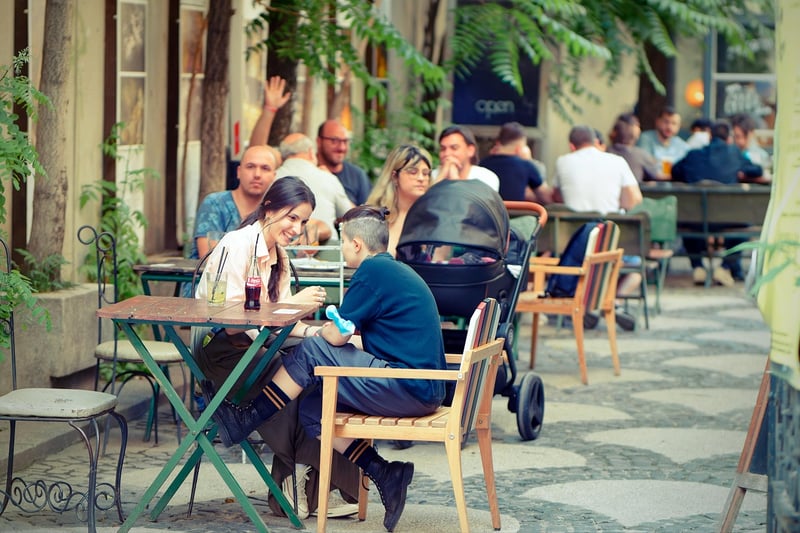 Al Fresco Dining